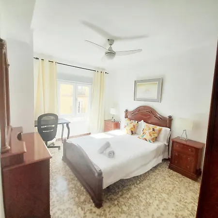 Apartamento En El Centro Amplio Y Confortable Málaga Buitenkant foto
