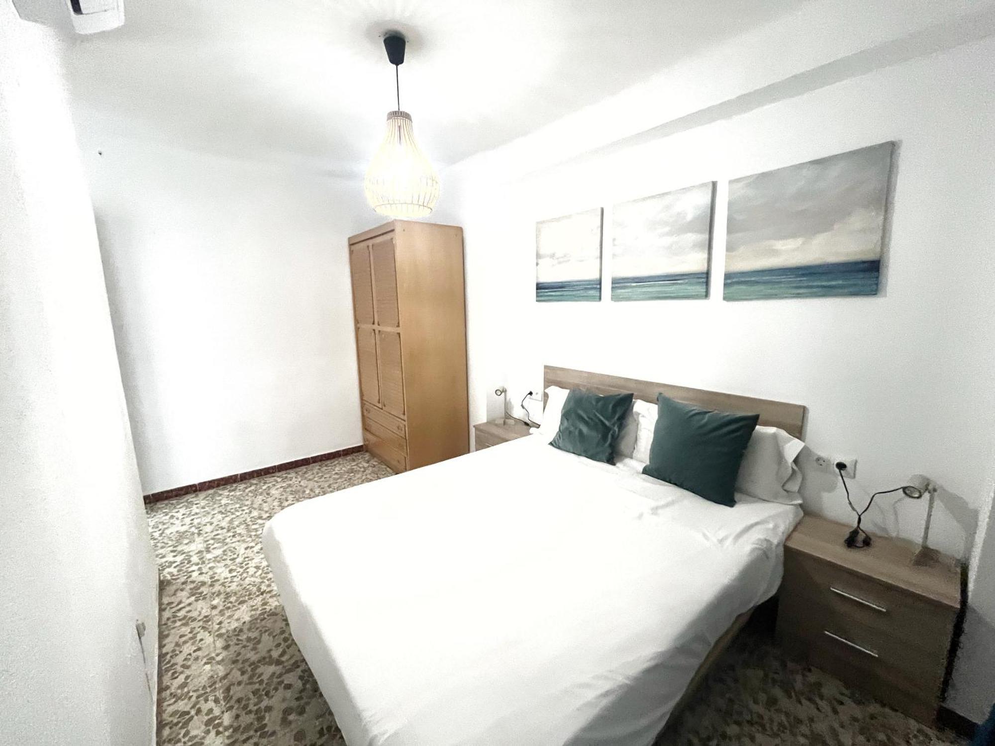 En El Centro Amplio Y Confortable Apartament Malaga